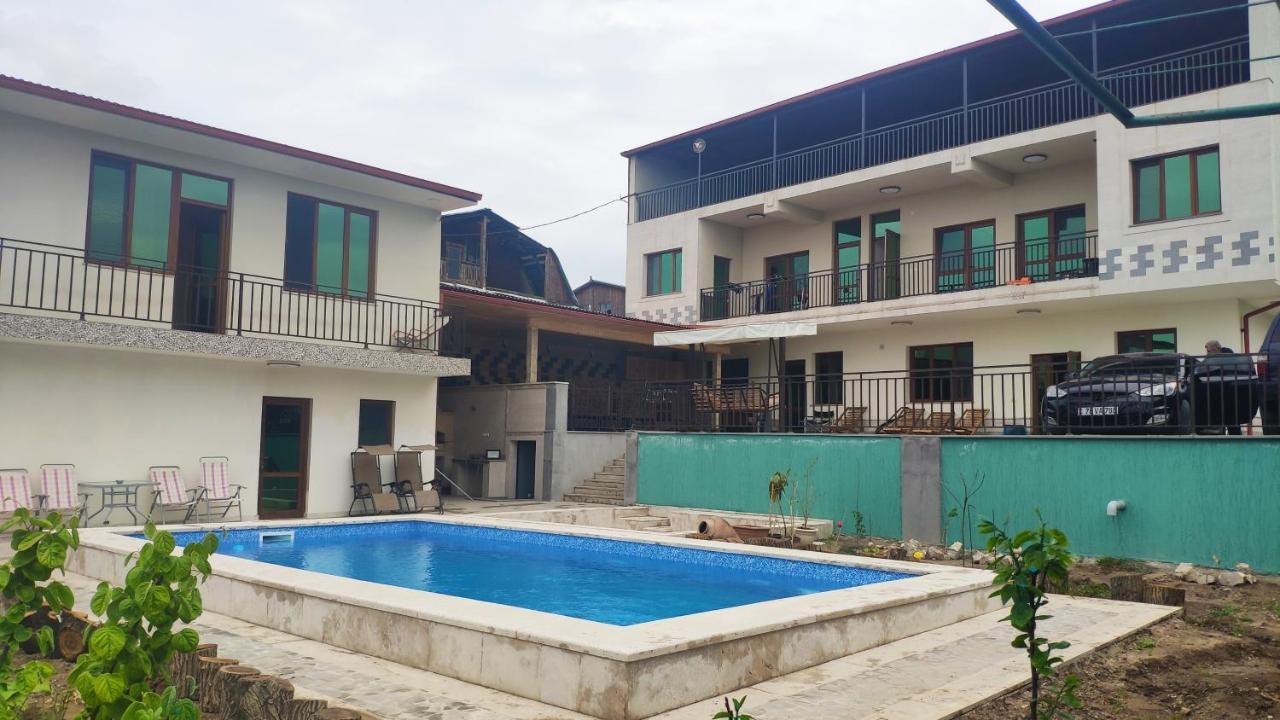 Apex Rest House Of 10 Rooms And Pool Yerevan Exterior photo