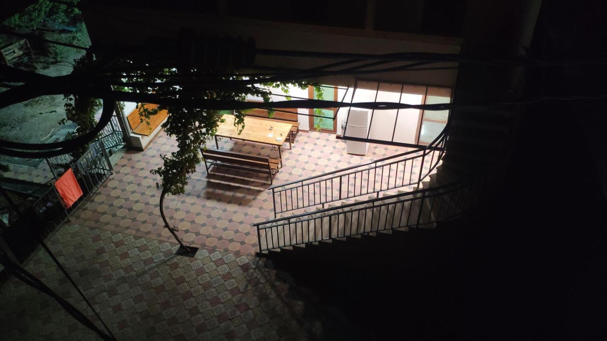 Apex Rest House Of 10 Rooms And Pool Yerevan Exterior photo