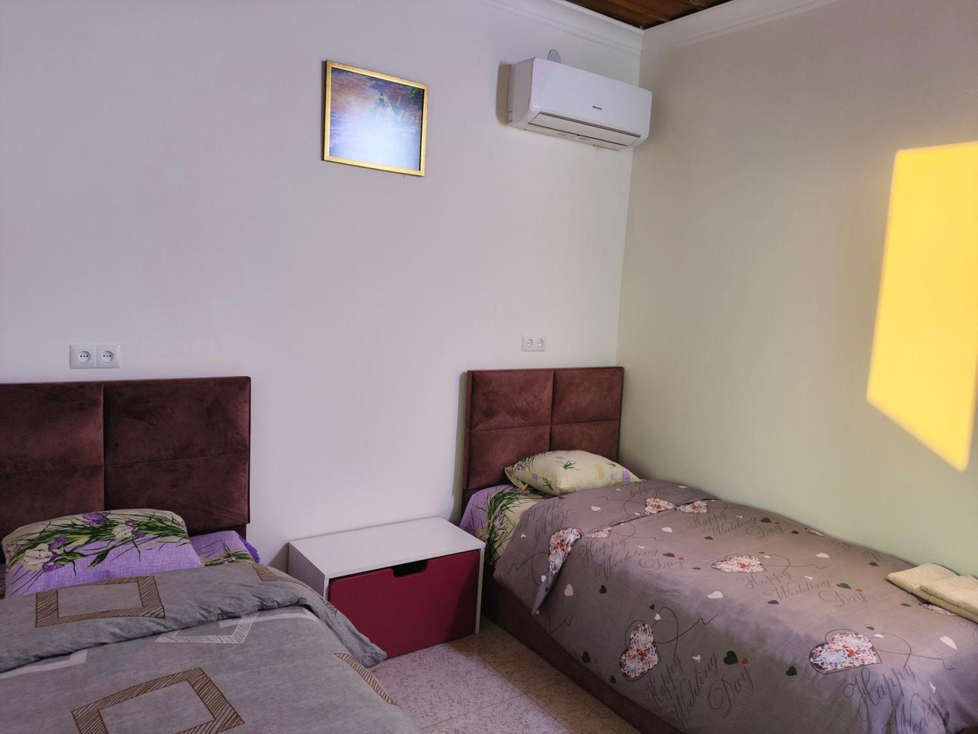 Apex Rest House Of 10 Rooms And Pool Yerevan Exterior photo